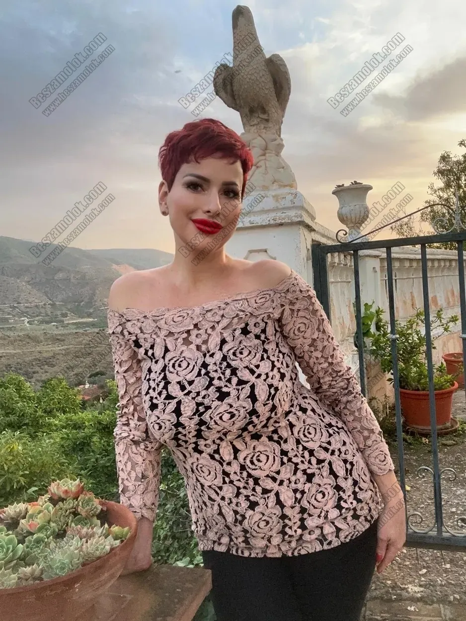 LizaPinelli - +36 20 994 2769 - bizar szex foto
